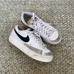 NIKE PLATFORM SNEAKERS SIZE 6